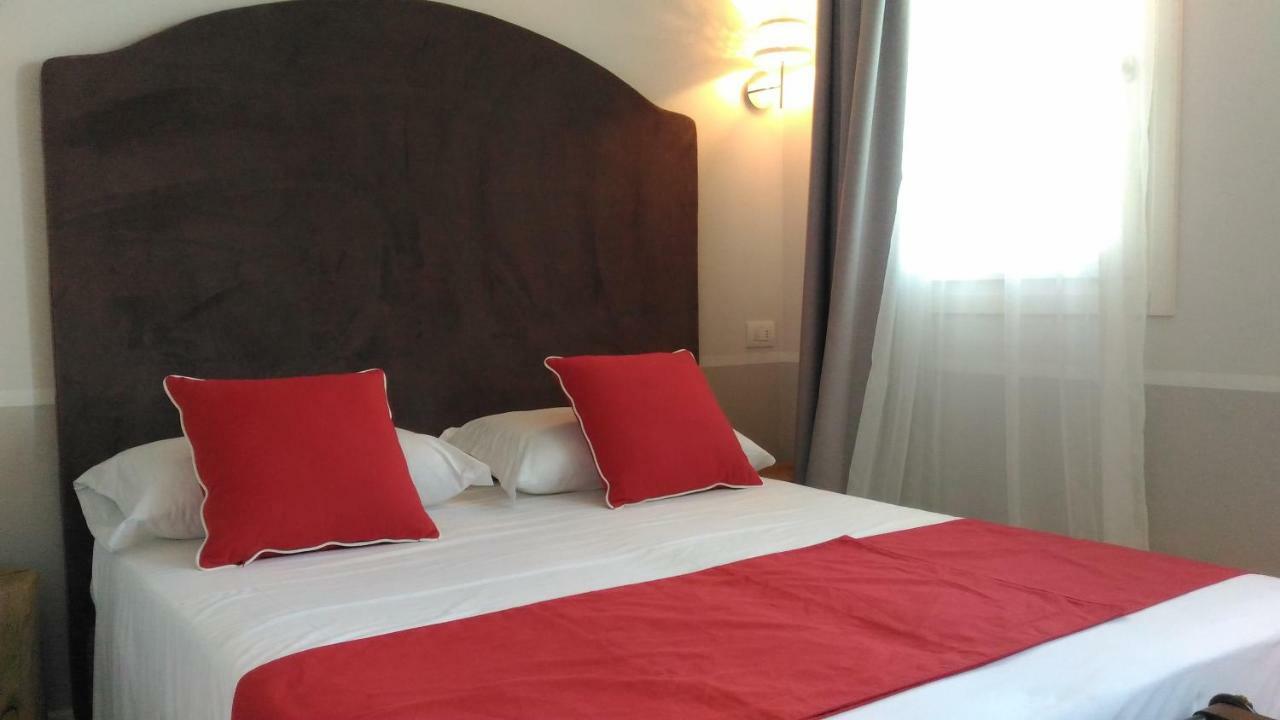 Spagnoi Rooms Кастелнуово дел Гарда Екстериор снимка